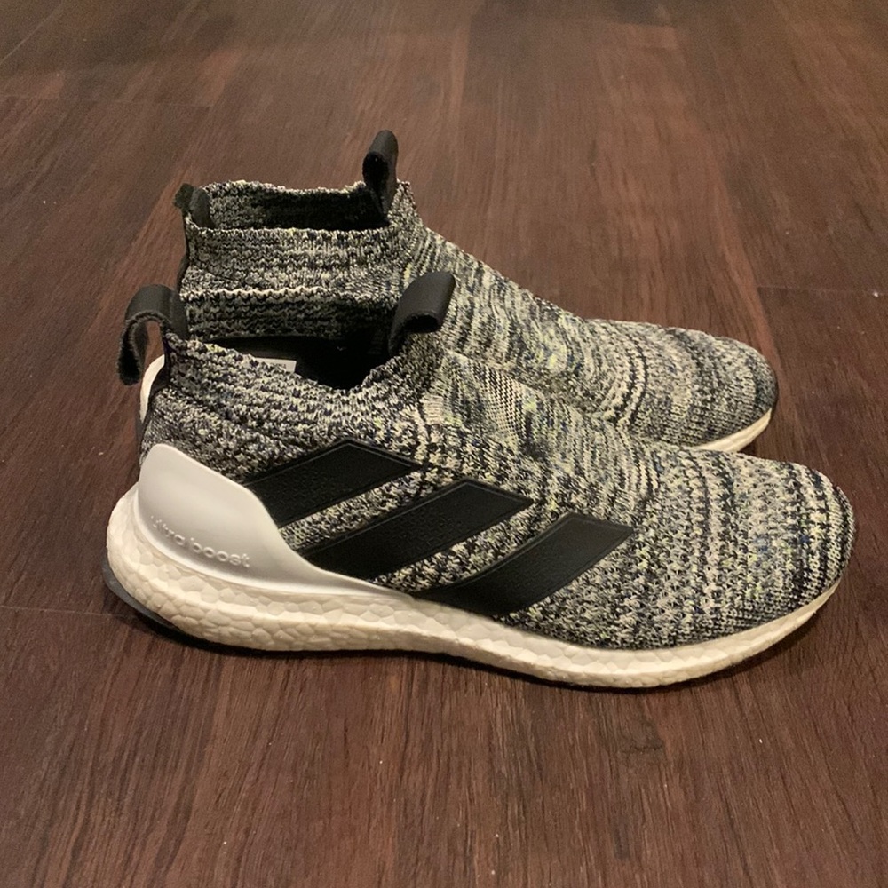 Ultraboosts tango laceless